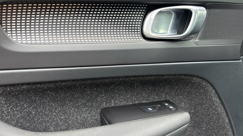 Volvo Xc40 1.5 T3 [163] R DESIGN Pro 5dr Geartronic Petrol Estate